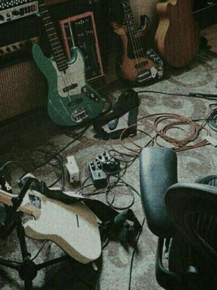 Icon of 〔me? fall in love with a member of the rival band〕 [bl]